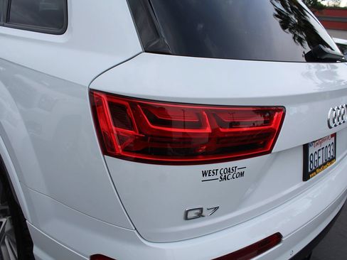 Used 2019 Audi Q7 3.0T Prestige w/ Prestige Package AWD/4WD image 17
