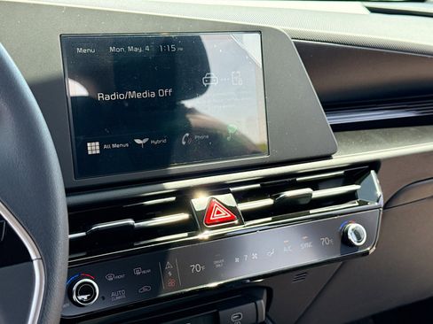 New 2026 Kia Niro LX FWD image 10