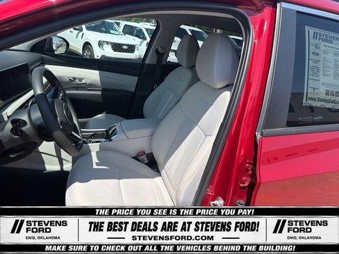 Used 2025 Hyundai Tucson SEL AWD/4WD image 18