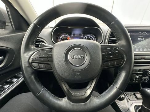 Used 2019 Jeep Cherokee Trailhawk w/ Cold Weather Group AWD/4WD image 12