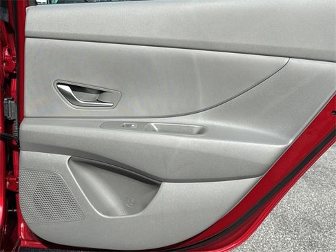 Certified 2025 Hyundai Elantra Blue image 16