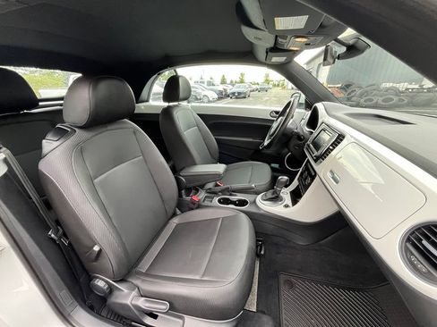Used 2019 Volkswagen Beetle 2.0T SE FWD image 20