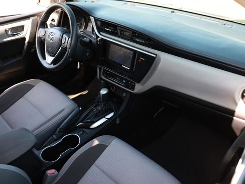 Used 2017 Toyota Corolla LE image 16