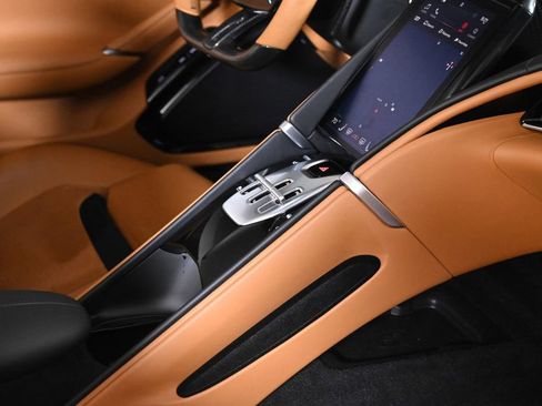 Used 2025 Ferrari Roma Spider RWD image 24