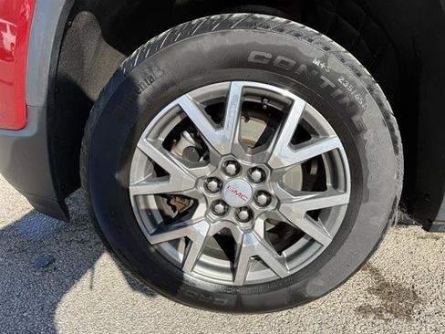 Used 2023 GMC Acadia SLE w/ Driver Convenience Package image 5