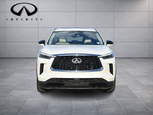 Used 2024 INFINITI QX60 Luxe w/ Vision Package FWD image 2