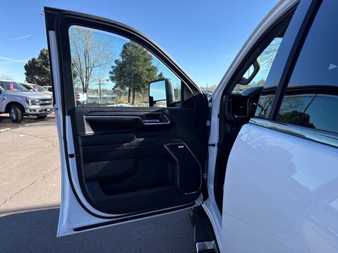 Used 2024 Chevrolet Silverado 3500 LTZ w/ LTZ Convenience Package image 9