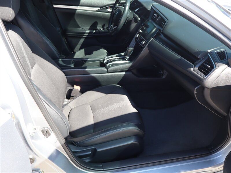 Used 2019 Honda Civic Sport image 10