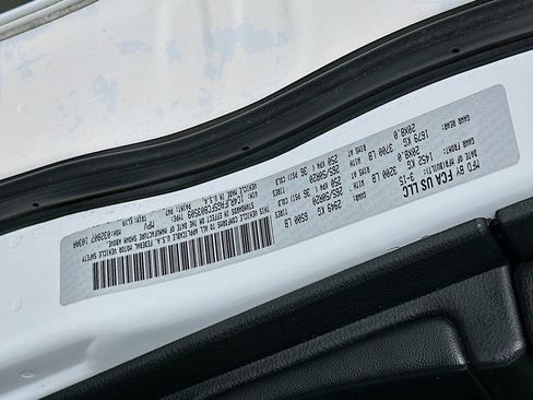 Used 2015 Jeep Grand Cherokee Altitude image 35