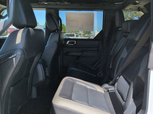 New 2026 Ford Bronco Outer Banks AWD/4WD image 13