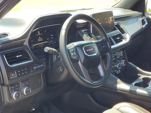 Used 2024 GMC Yukon AT4 w/ Technology Package AWD/4WD image 12
