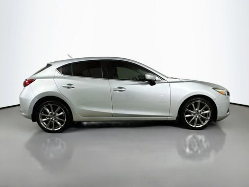 Used 2018 MAZDA MAZDA3 Touring FWD image 9