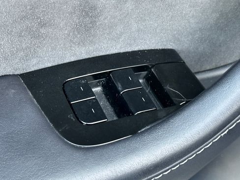 Used 2020 Tesla Model Y Long Range image 13