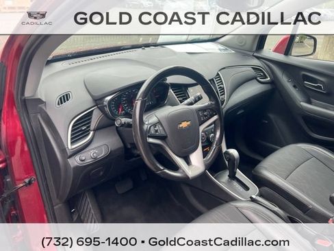 Used 2019 Chevrolet Trax LT w/ Sun & Sound Package AWD/4WD image 12