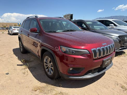 Used 2019 Jeep Cherokee Latitude Plus FWD image 3