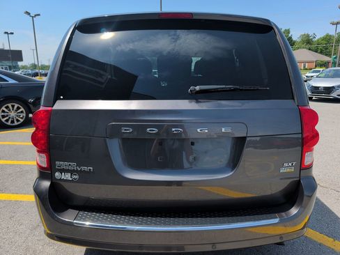 Used 2016 Dodge Grand Caravan SXT w/ Rear Park Assist Package FWD image 6