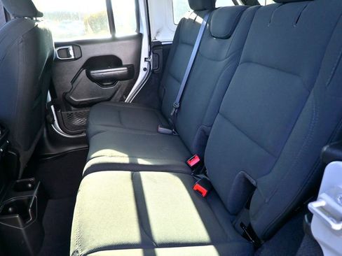 Used 2022 Jeep Wrangler Unlimited Sport image 12
