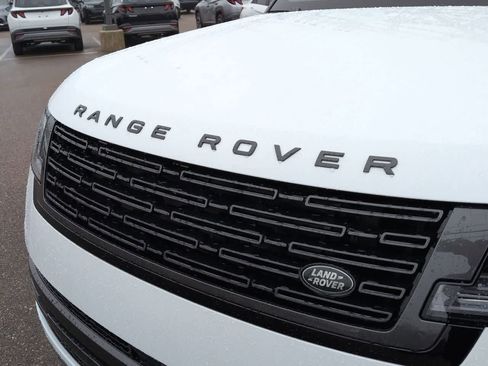 New 2026 Land Rover Range Rover SE image 12