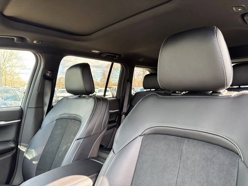 New 2026 Jeep Grand Cherokee Altitude image 15