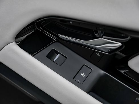 Used 2024 Land Rover Range Rover Evoque Dynamic SE image 79