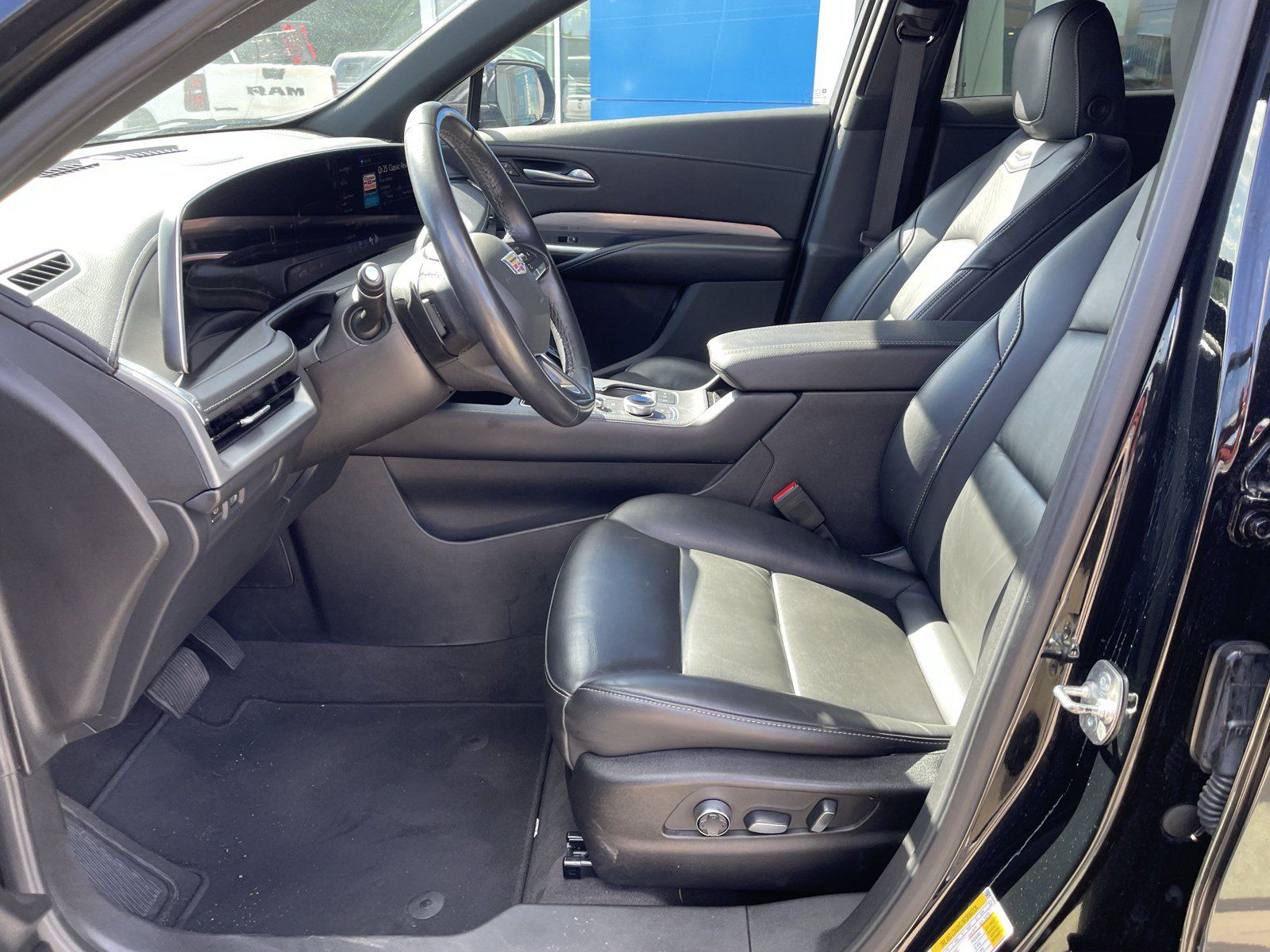 Used 2024 Cadillac XT4 Premium Luxury AWD/4WD image 10