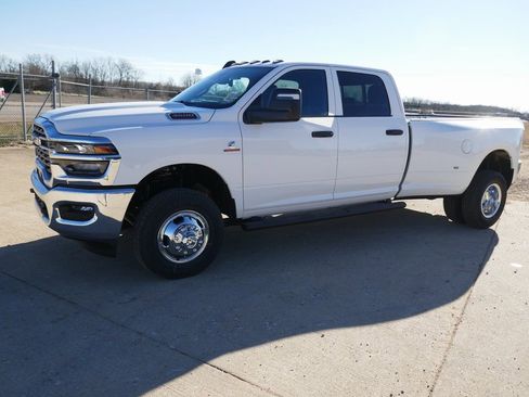 New 2026 RAM 3500 Tradesman image 7