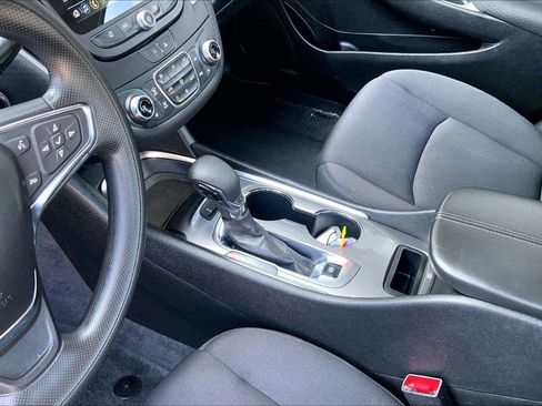 Used 2024 Chevrolet Malibu LT image 17