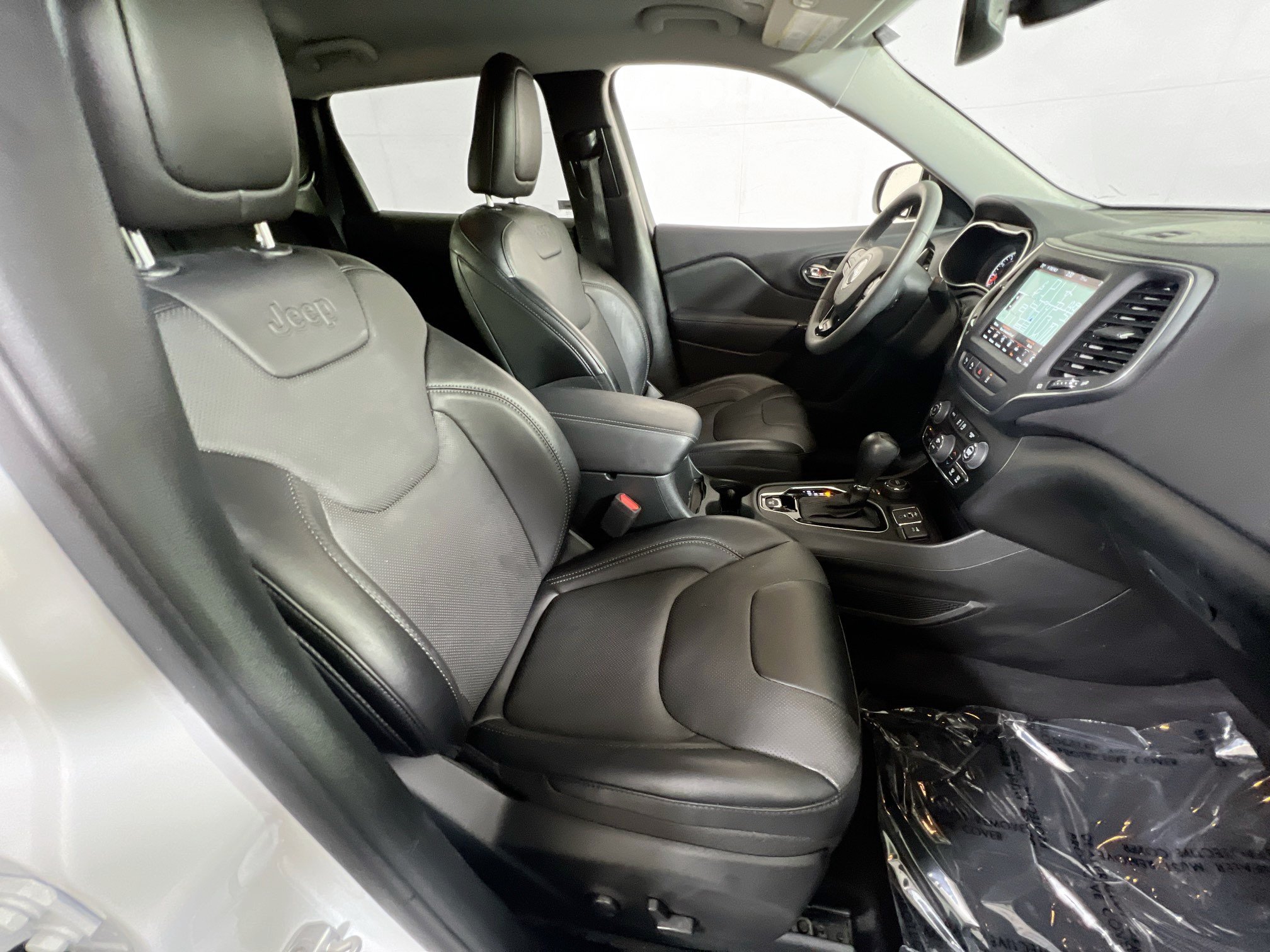 Used 2023 Jeep Cherokee Altitude Lux AWD/4WD image 27