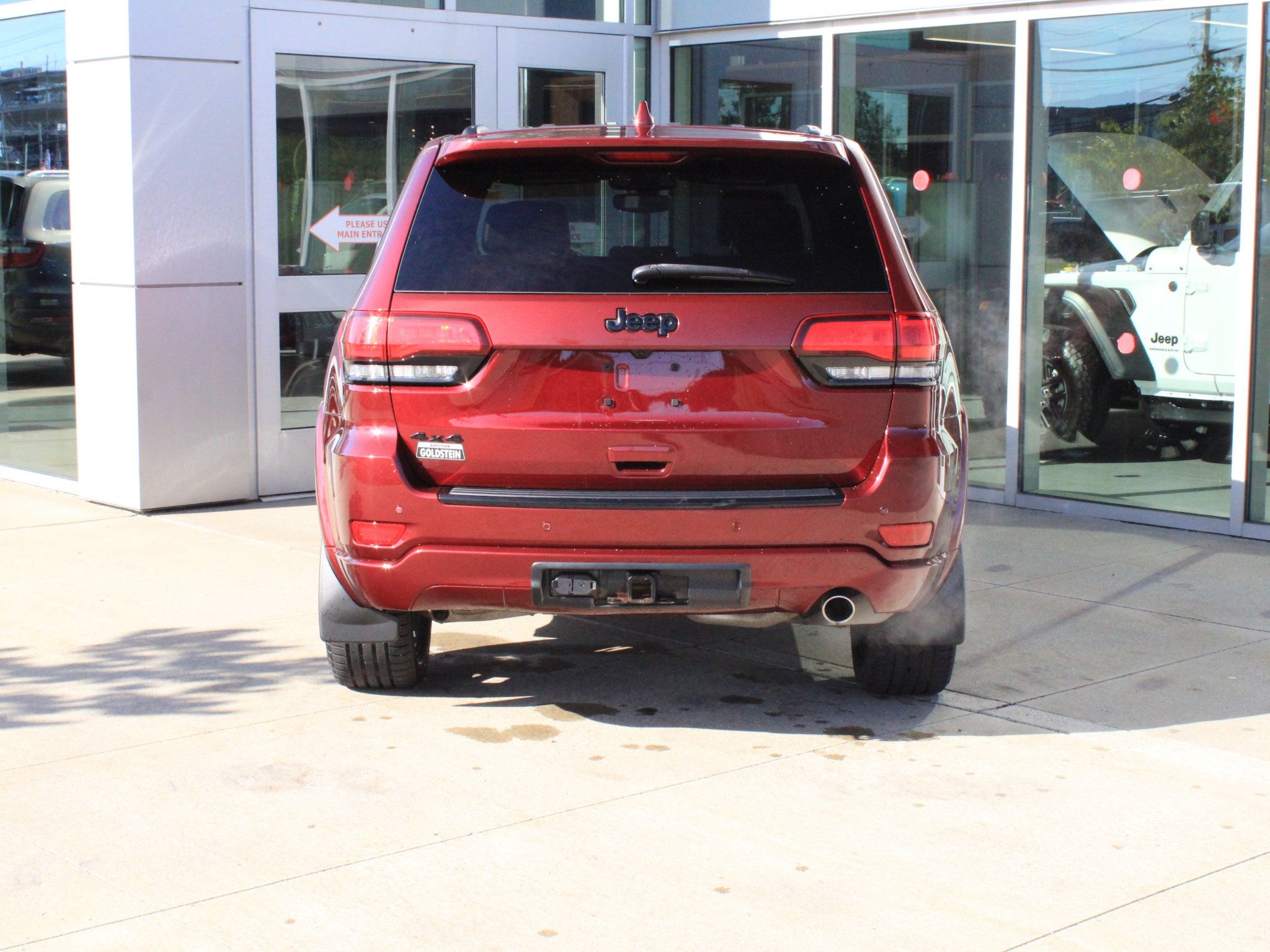 Used 2018 Jeep Grand Cherokee Altitude AWD/4WD image 7