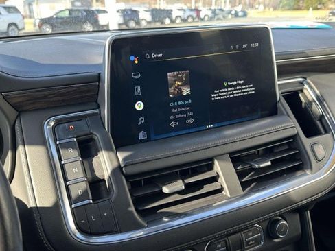 Used 2022 Chevrolet Suburban LT w/ Luxury Package image 23