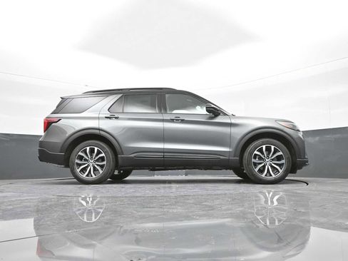 New 2026 Ford Explorer ST-Line image 59