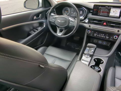 Used 2024 Genesis G70 2.5T image 9