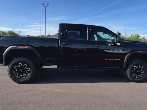 New 2026 GMC Sierra 2500 AT4X AWD/4WD image 9