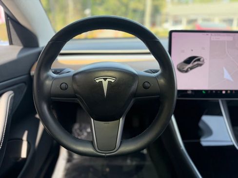 Used 2018 Tesla Model 3 Long Range image 43