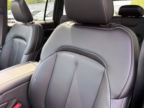 New 2026 Jeep Grand Cherokee Limited AWD/4WD image 12