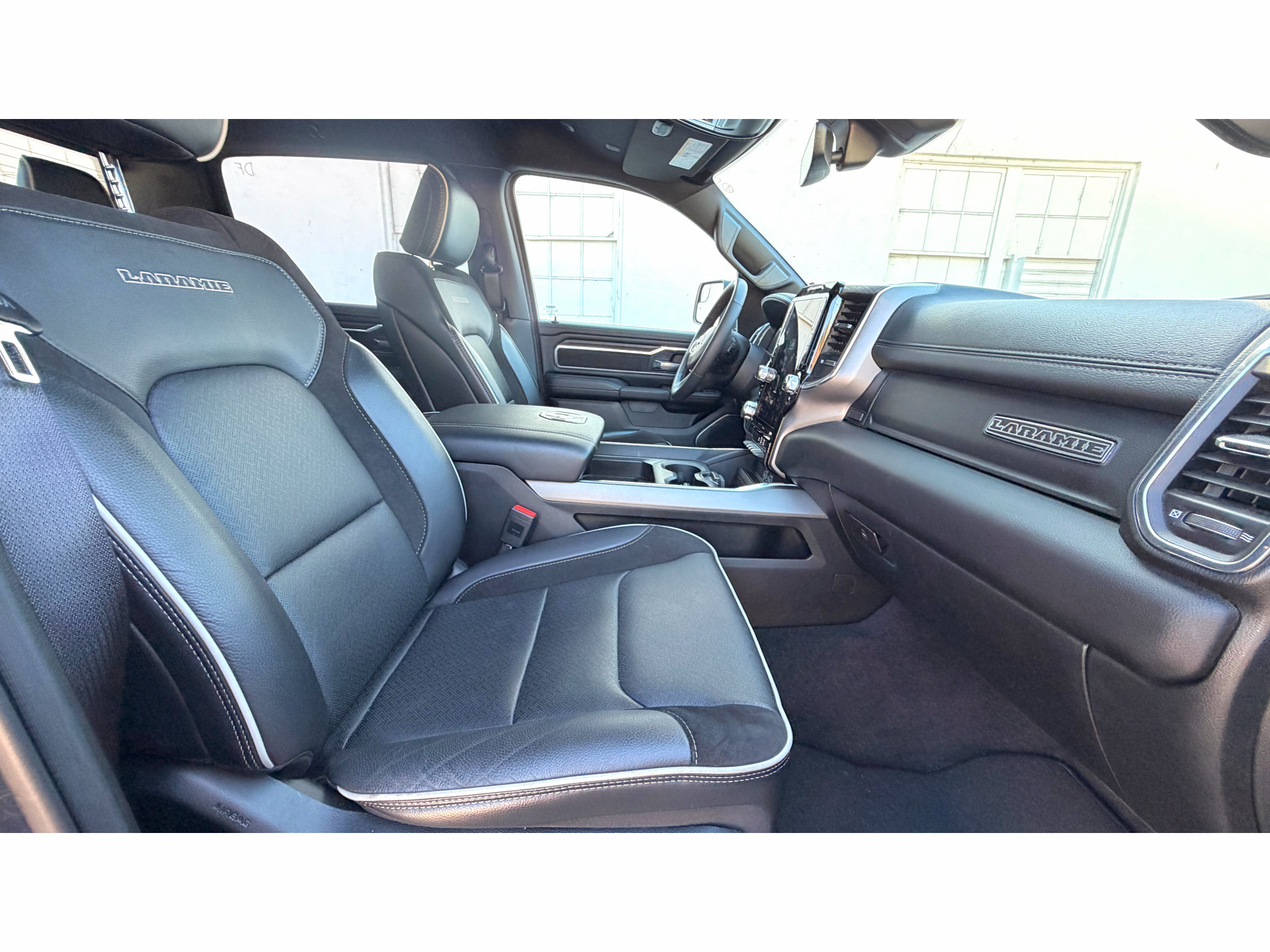 Used 2026 RAM 1500 Laramie AWD/4WD image 10