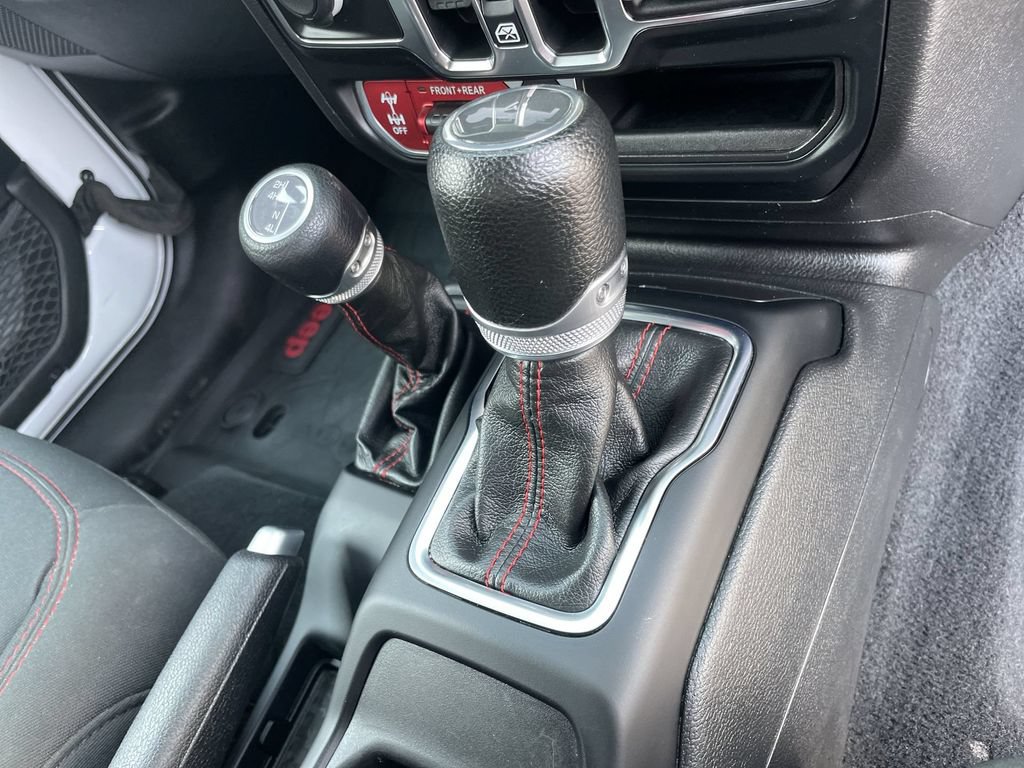 Used 2023 Jeep Wrangler Unlimited Rubicon AWD/4WD image 26