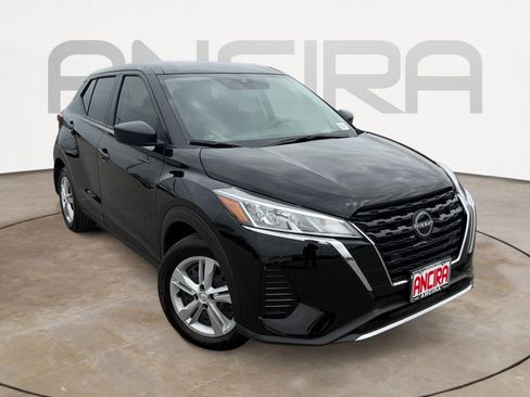 Used 2025 Nissan Kicks Play S image 4