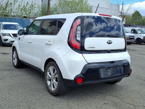 Used 2016 Kia Soul + image 5