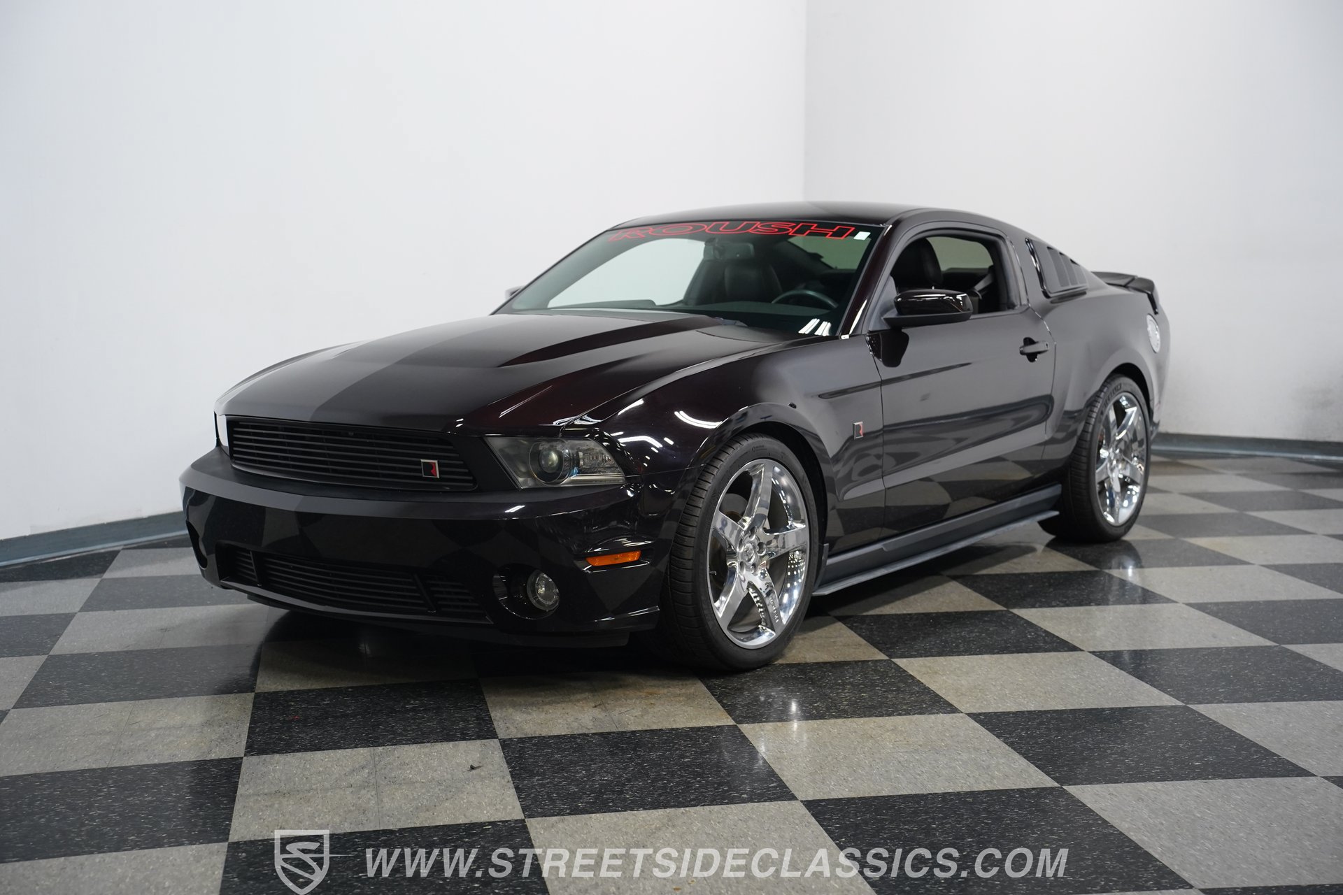 Used 2012 Ford Mustang GT Premium w/ HID Headlamps & Security Pkg RWD image 6