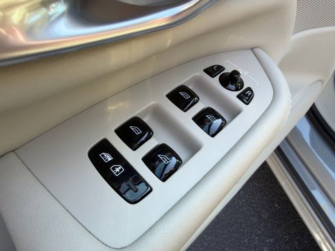 Certified 2024 Volvo XC90 T8 Plus w/ Protection Package Premier image 27