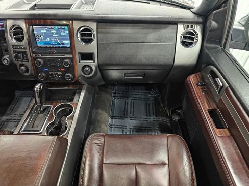 Used 2015 Ford Expedition Platinum AWD/4WD image 30