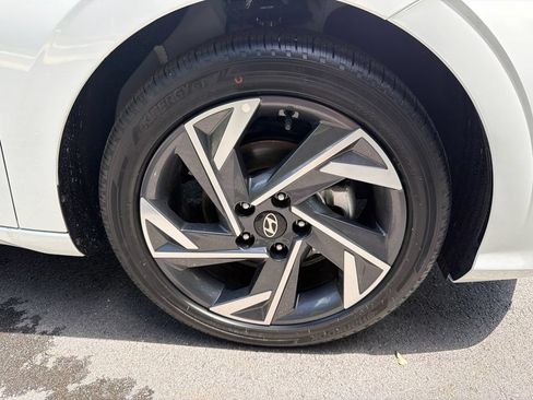 New 2026 Hyundai Elantra Limited FWD image 13