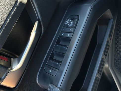 Used 2025 Toyota Tacoma TRD Off-Road image 11