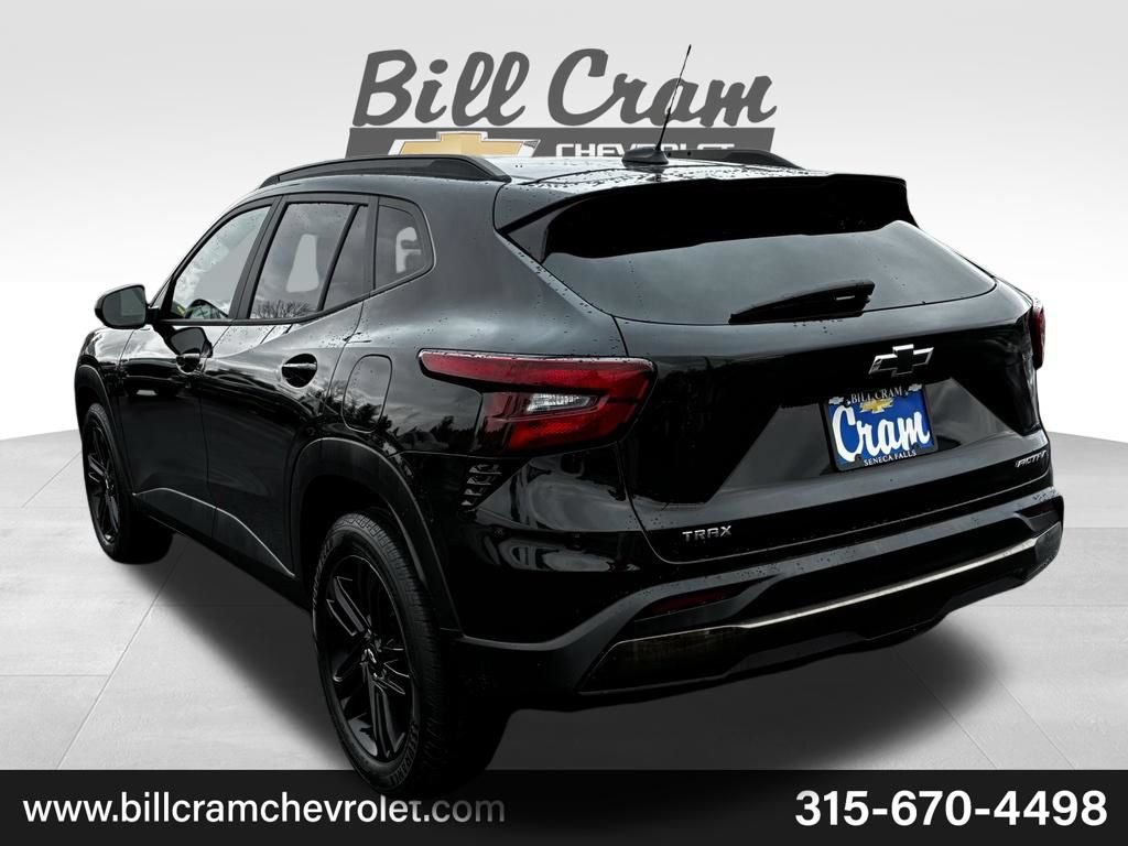 Used 2024 Chevrolet Trax ACTIV w/ Sunroof Package FWD image 37