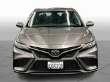 Used 2022 Toyota Camry SE image 3