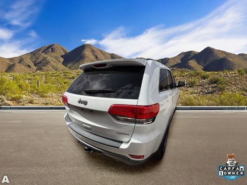 Used 2018 Jeep Grand Cherokee Laredo RWD image 4