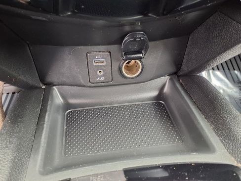 Used 2017 Nissan Rogue SV FWD image 10