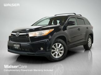 Used 2015 Toyota Highlander XLE AWD/4WD video 1