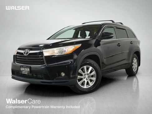 Used 2015 Toyota Highlander XLE AWD/4WD image 1